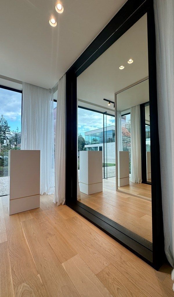 Stijlvol handelspand te huur langs Kortrijksesteenweg in Sint-Martens-Latem foto 13