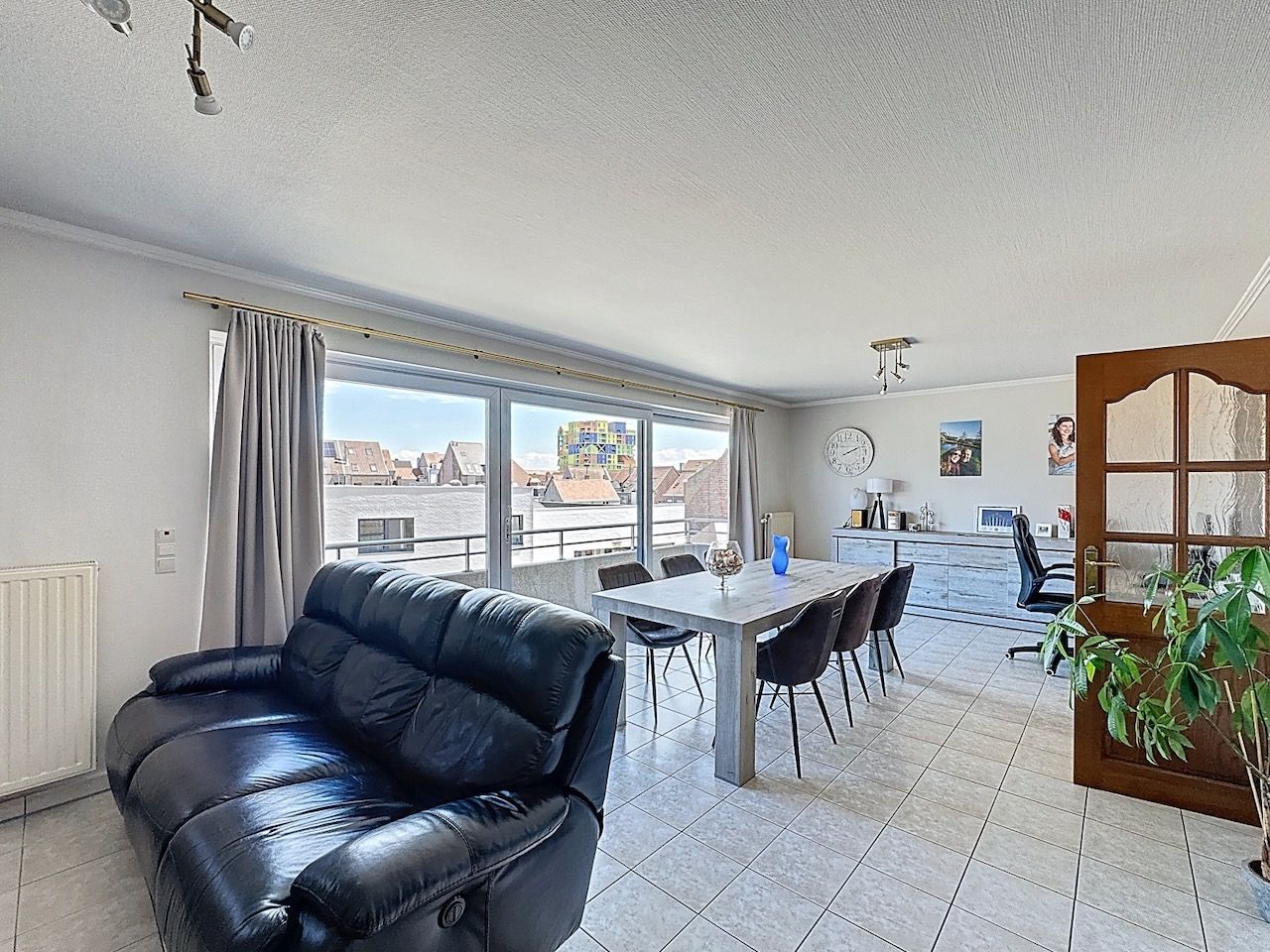 Ruim en functioneel appartement met drie slaapkamers vlakbij het Vissershuldeplein te Heist foto 8
