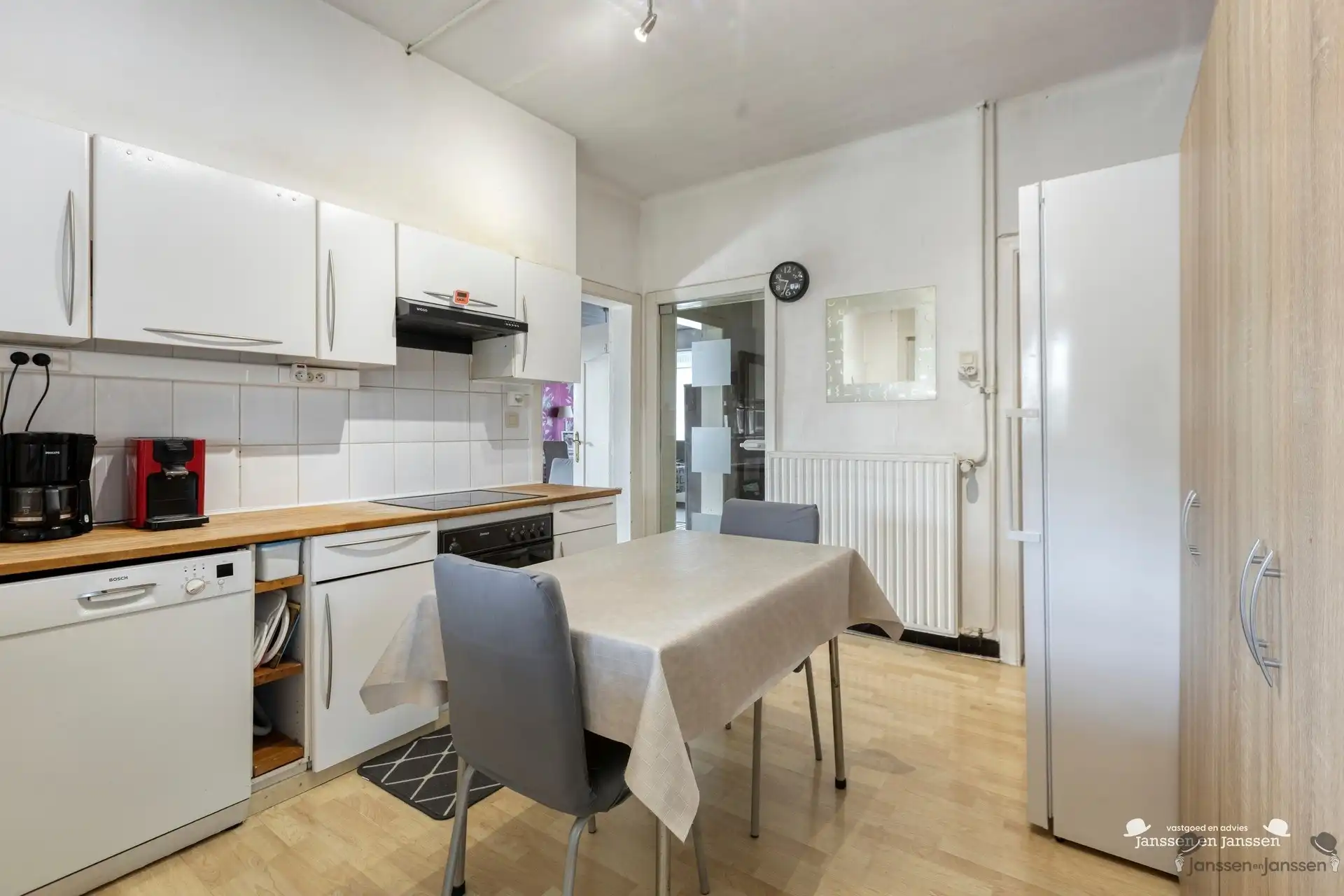 Ruime energiezuinige gezinswoning met 4 slaapkamers nabij het centrum van Zonhoven foto 5