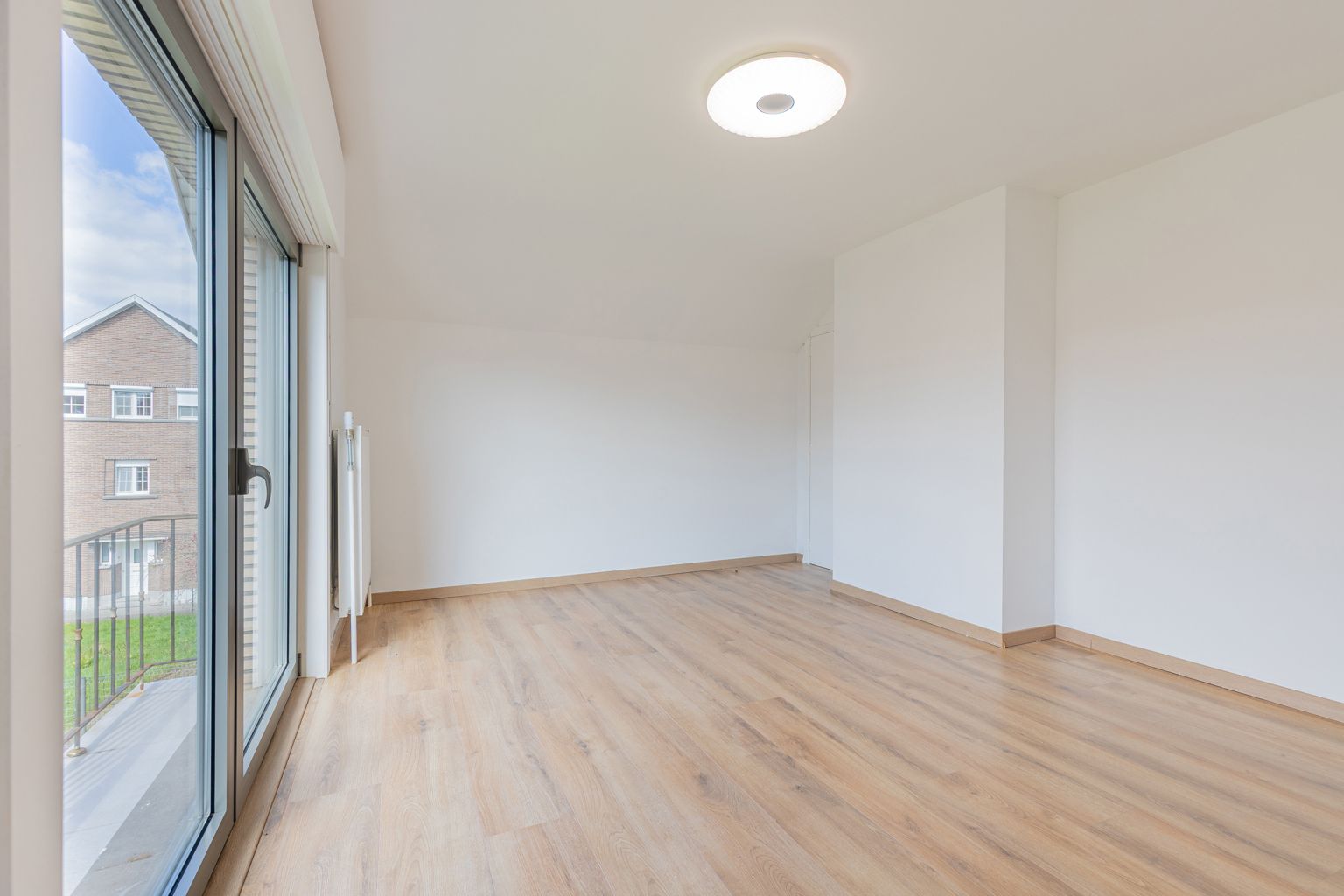Villa op 10a met 5 slaapkamers, grote tuin, dubbele garage! foto 14