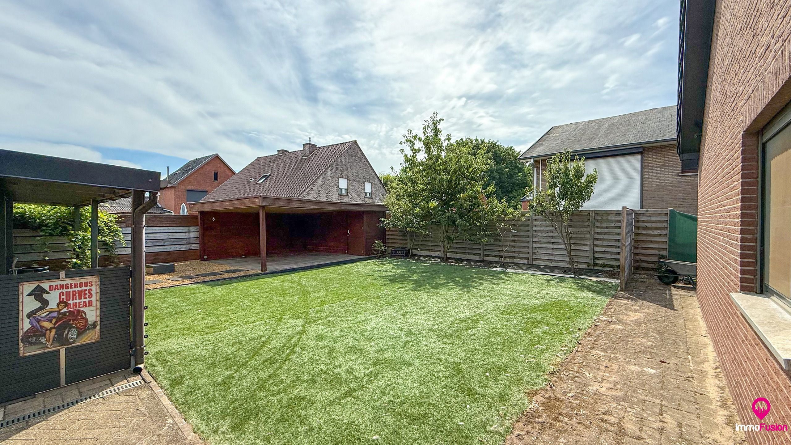 Instapklare gezinswoning met 4 slpks en mooie verzorgde tuin foto 35