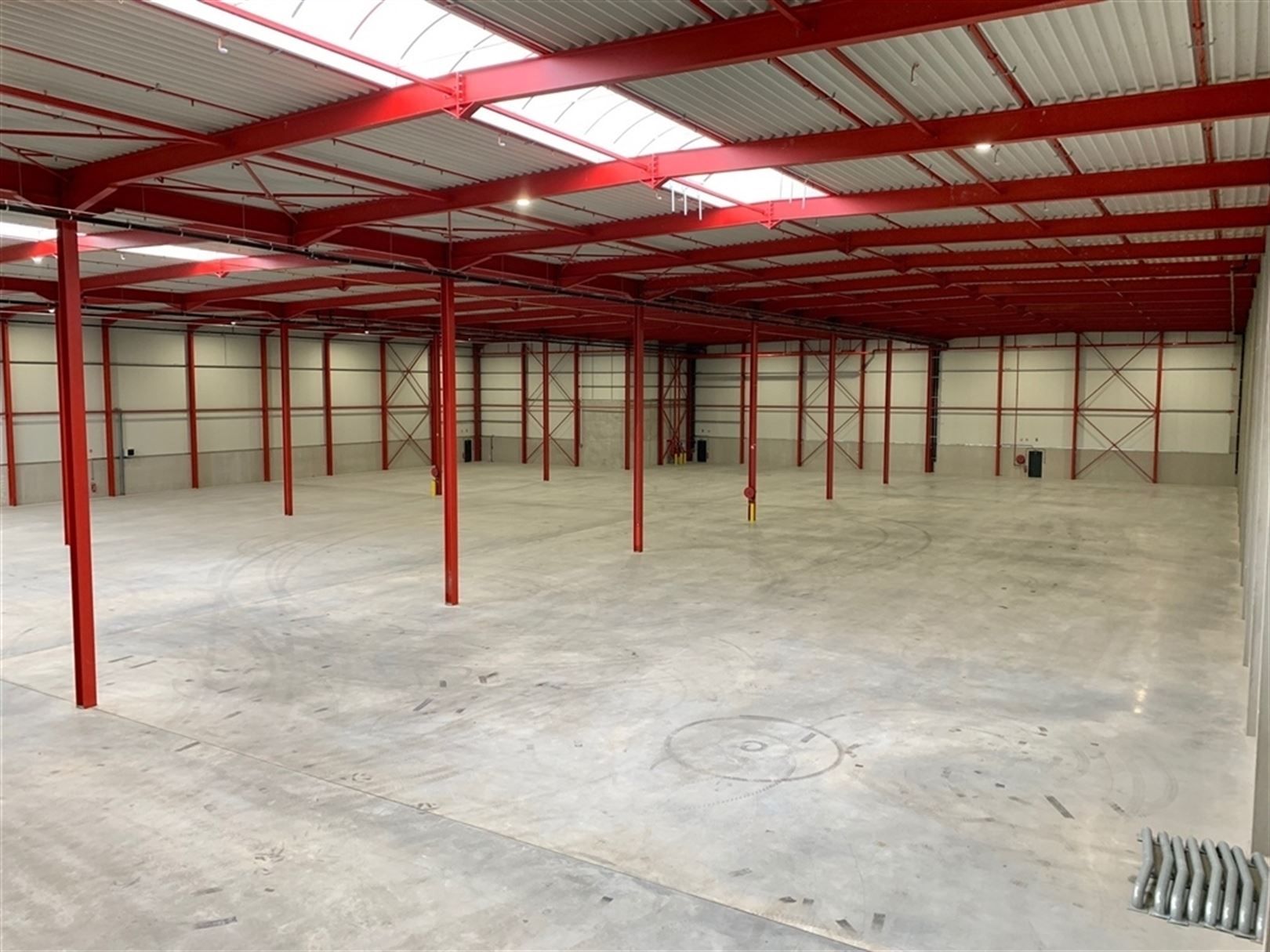 Te huur magazijn, kantoren en verhard terrein in Logistiek Park Waasland foto 9