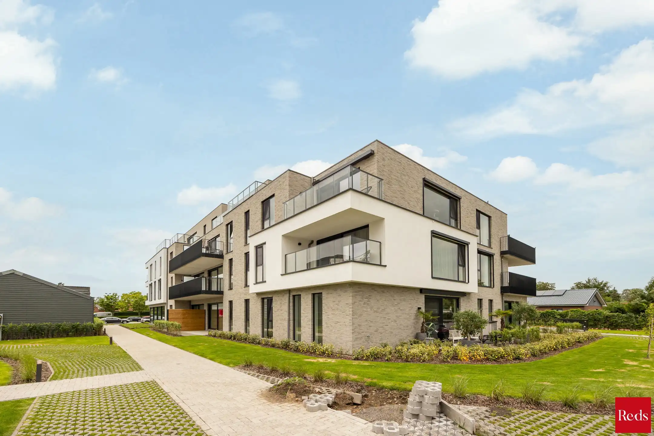 Ruim gelijkvloers nieuwbouwappartement met 3 slaapkamers foto 16