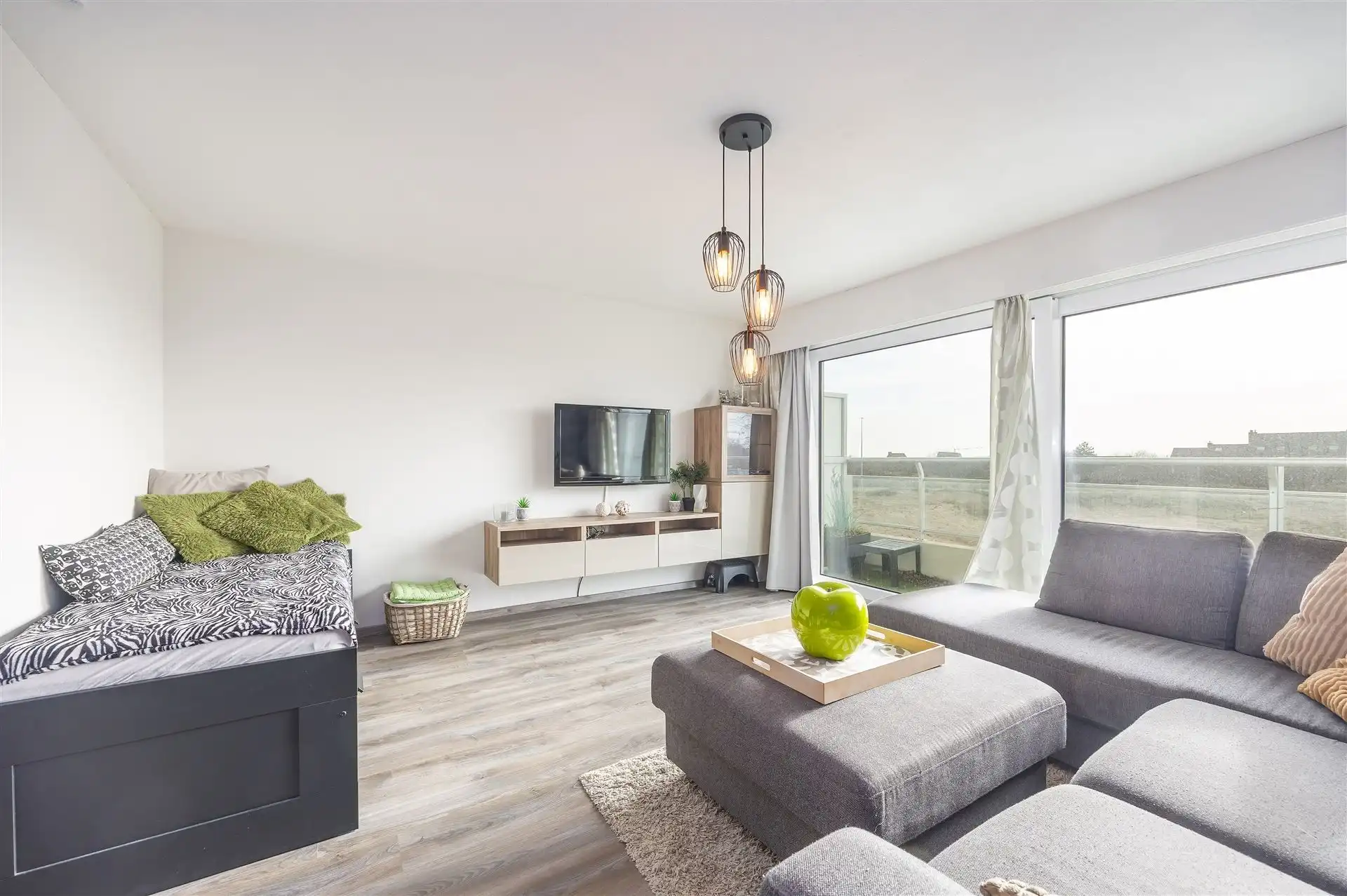 studio foto {{pictureIndex}}