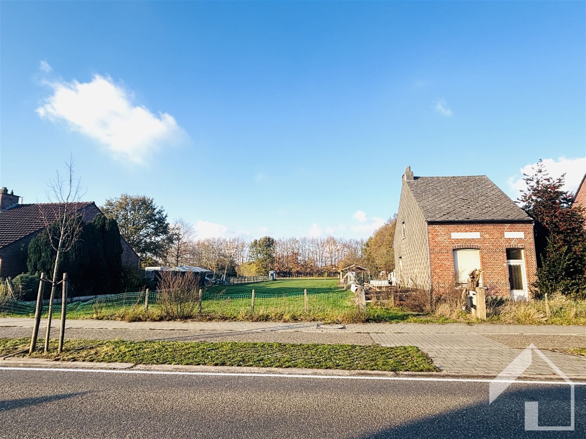 Projectgrond foto {{pictureIndex}}