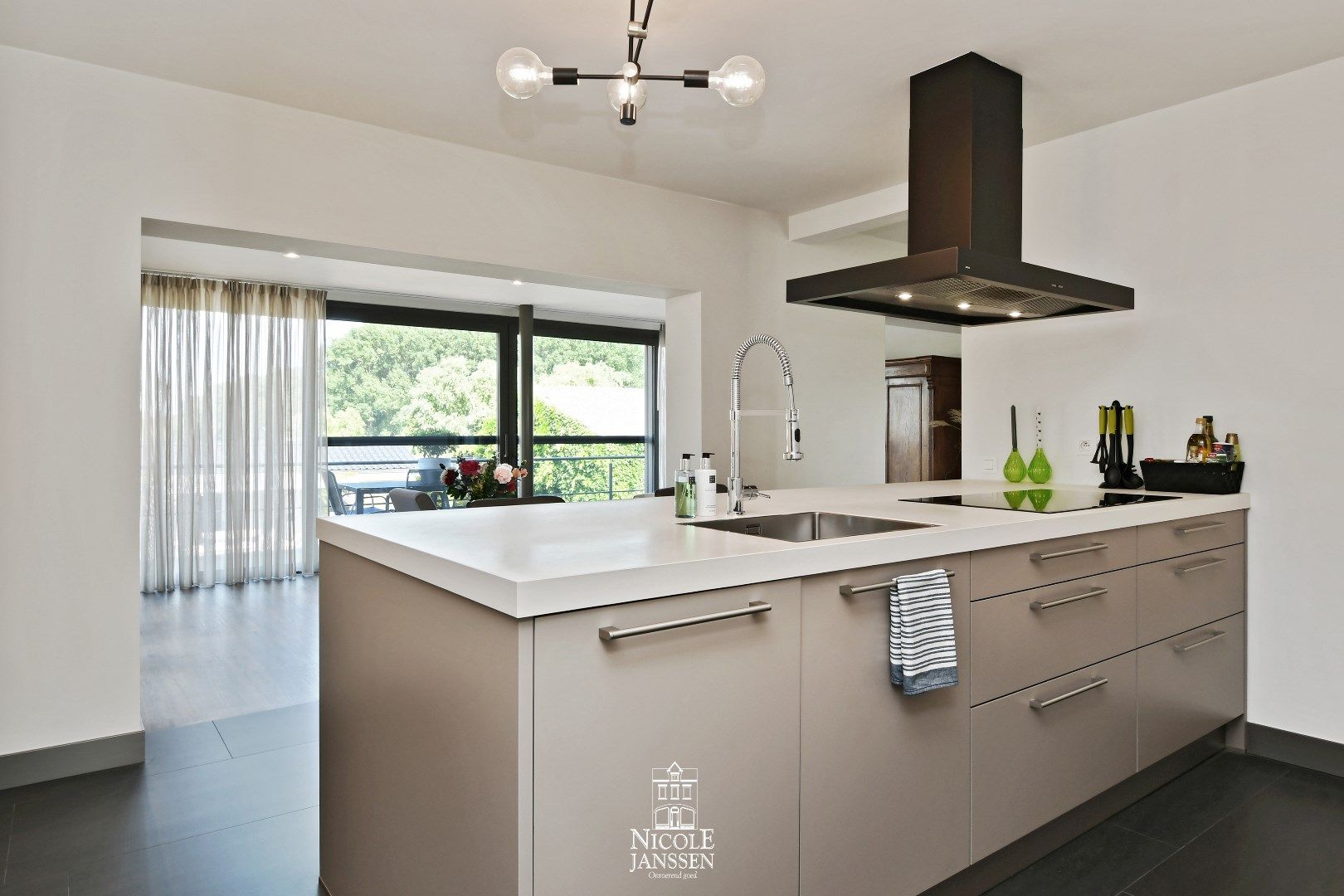 Luxueus en ruim ingedeelde villa in het mooie Aldeneik  foto 9
