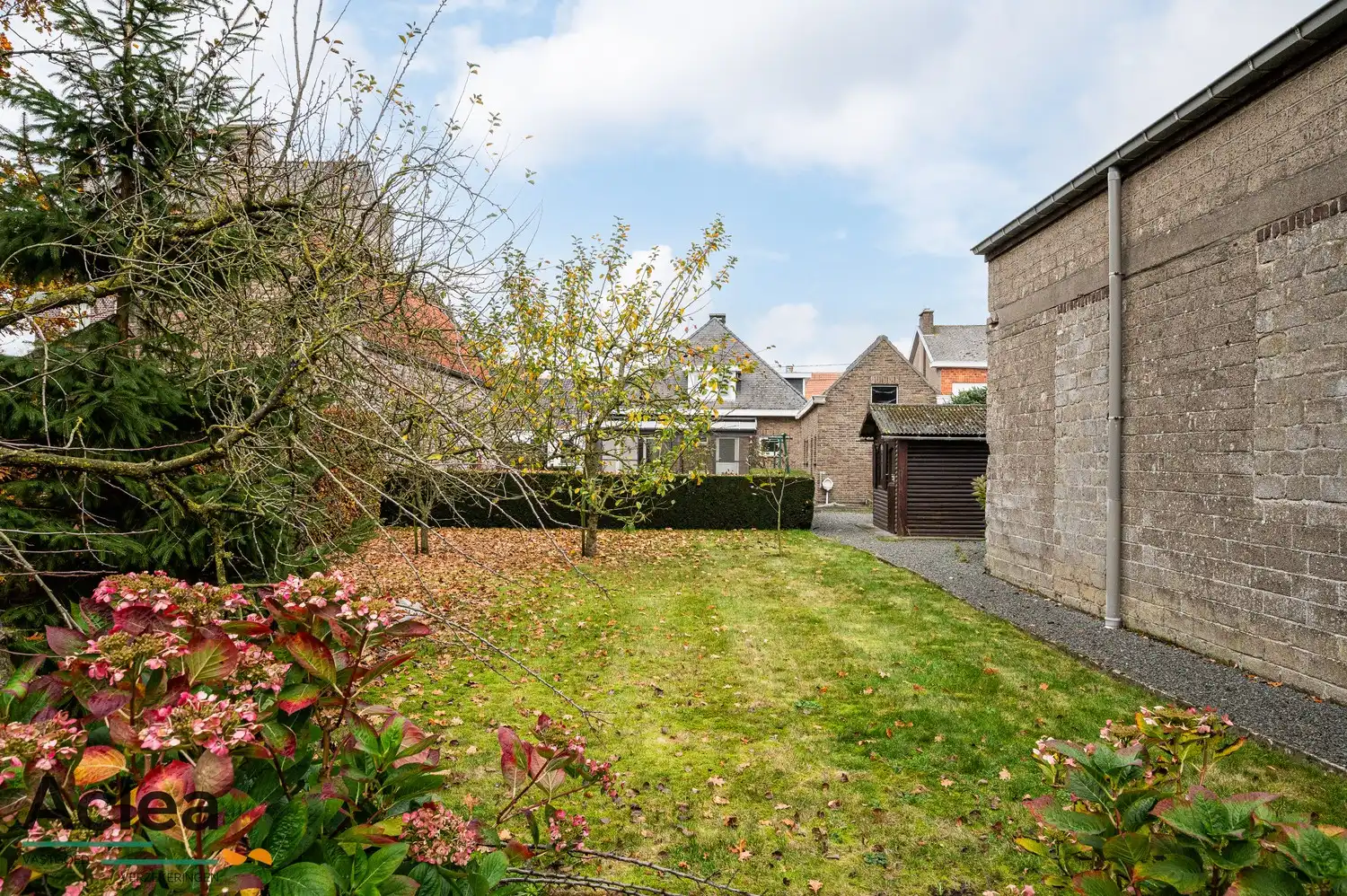 Karaktervolle vrijstaande woning op een goede locatie in Kaprijke foto 35