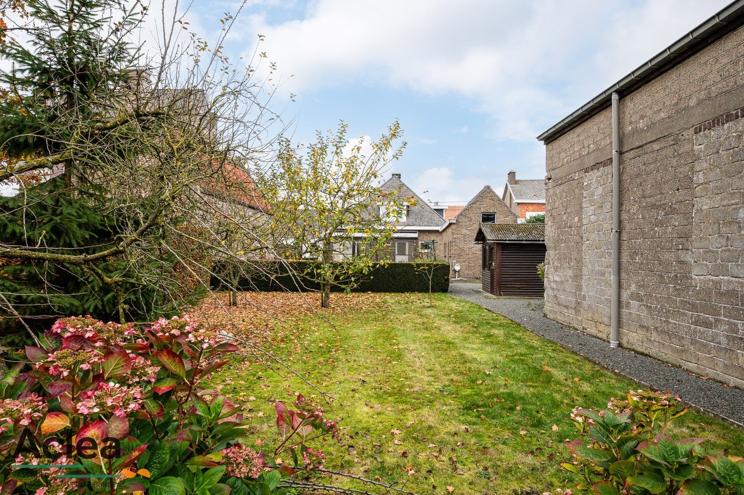 Karaktervolle vrijstaande woning op een goede locatie in Kaprijke foto 35