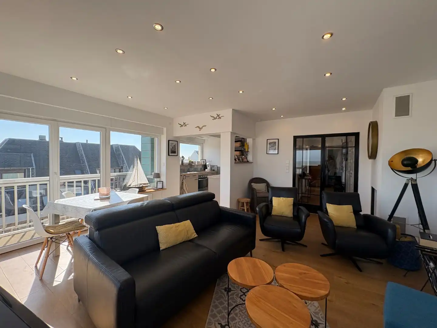 Stijlvol vernieuwd hoekappartement op de 6e verdieping met fenomenaal zeezicht foto 8