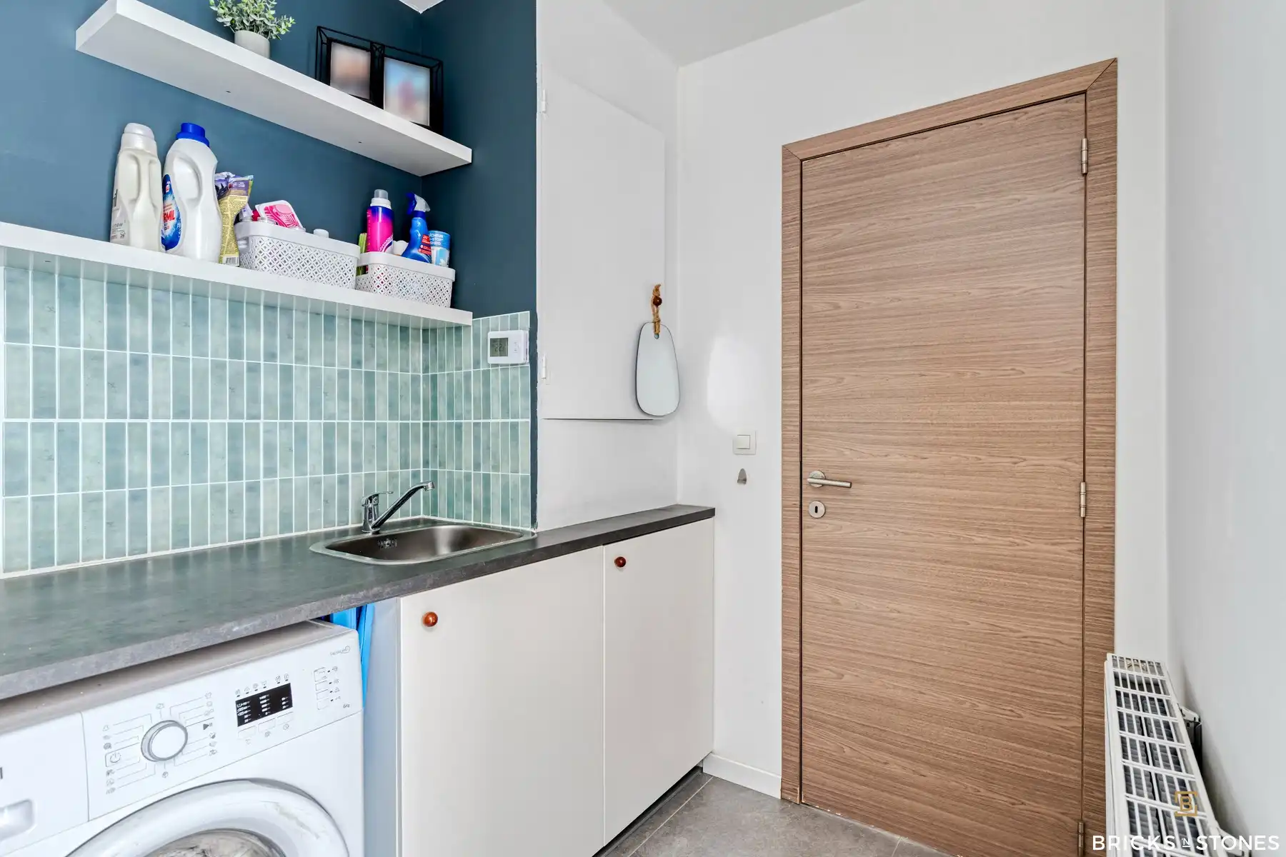 Leuke instapklare woning met 4 slpkms en tuin foto 11