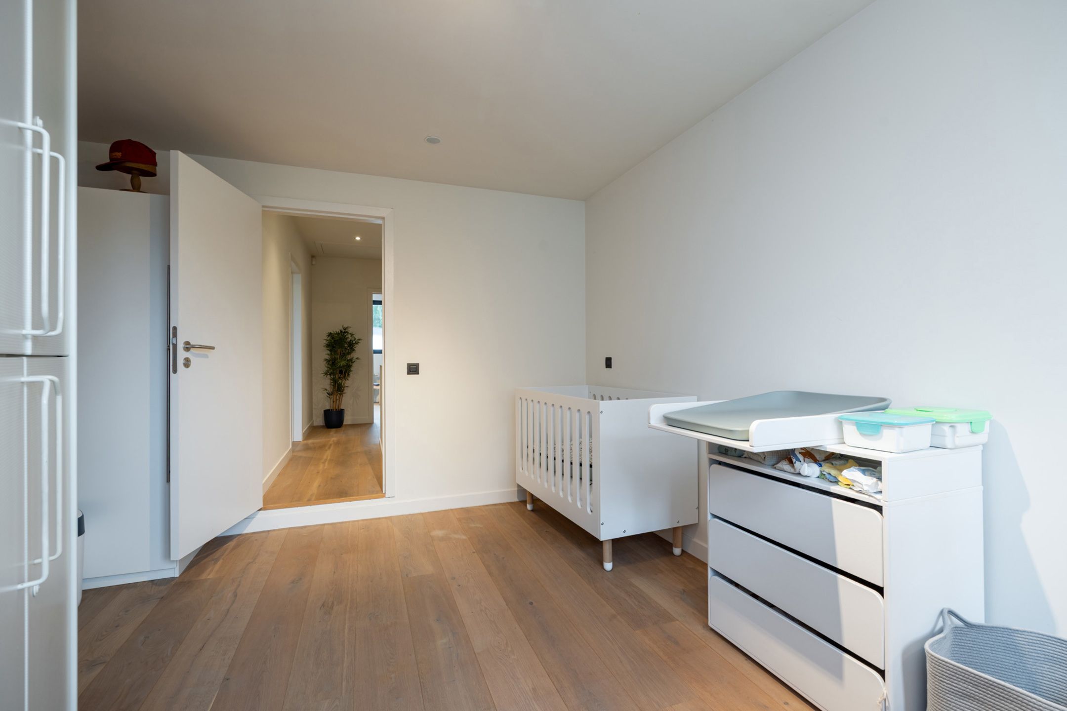 Gerenoveerde woning op heerlijke locatie in Hove foto 15
