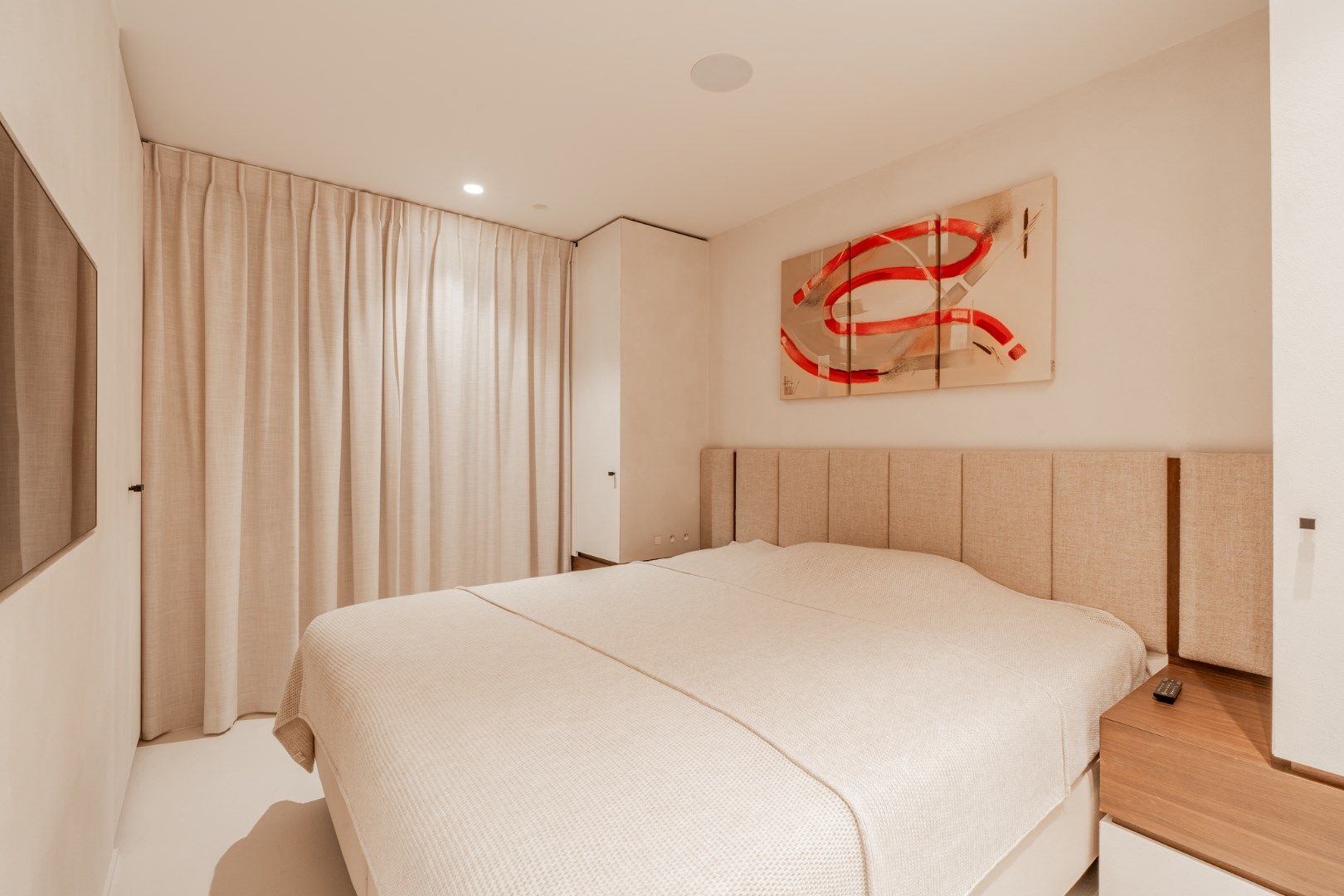 Zeer luxueus en smaakvol afgewerkt 4 slaapkamer appartement met frontaal zeezicht foto 16