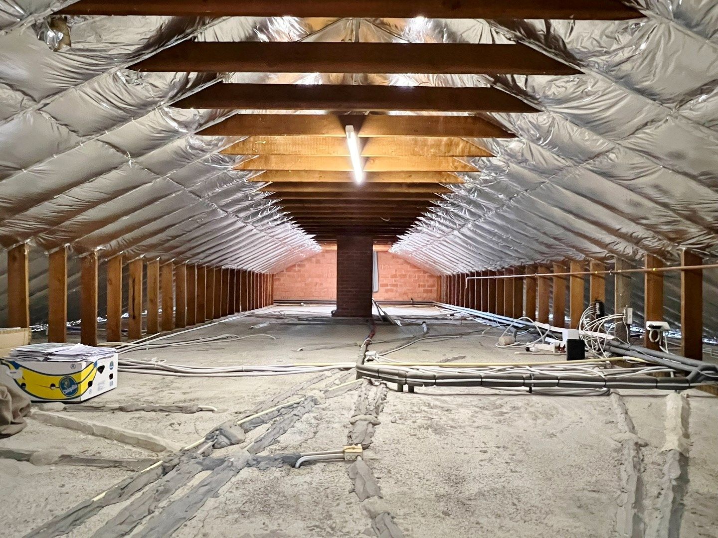Gerenoveerde gelijkvloerse villa in rustige wijk met zonnige tuin en twee garages.  foto 20