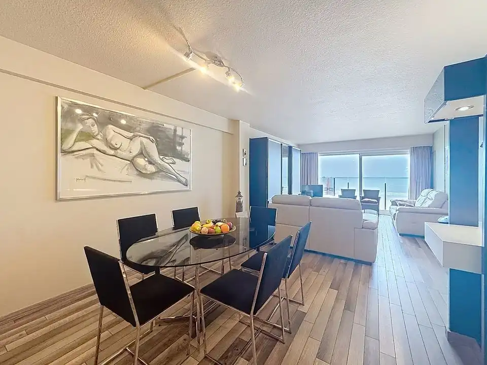Prachtig 2-slaapkamerappartement op de Zeedijk met frontaal zeezicht en zongericht terras! foto 2
