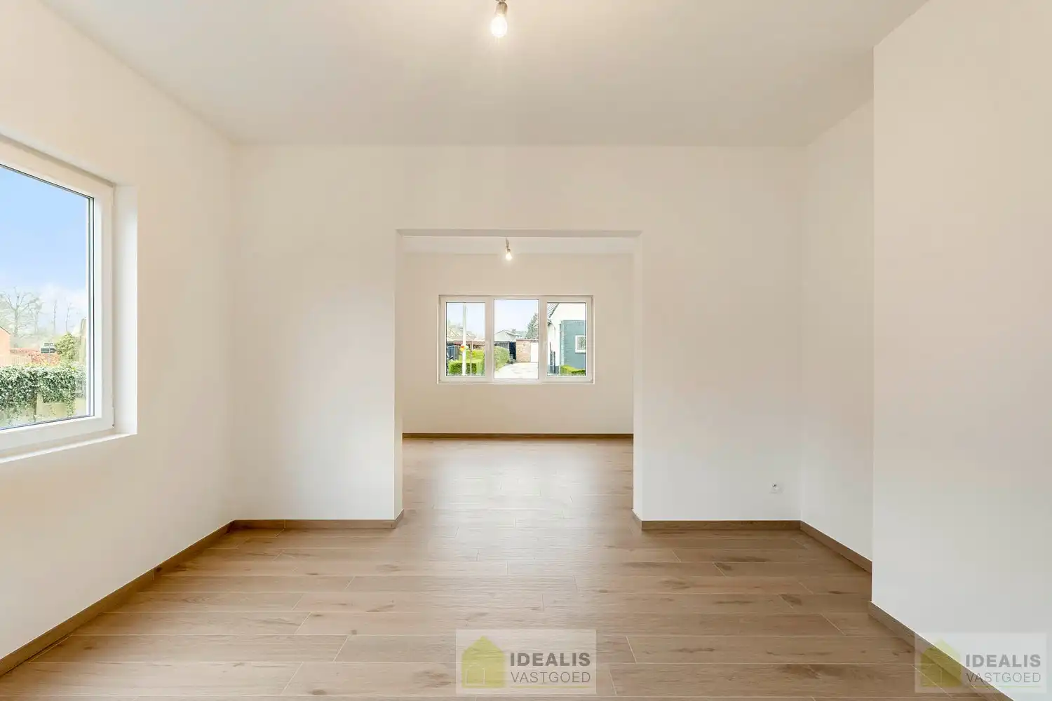 IDEALIS VASTGOED – Schitterend volledig vernieuwde woning met een heerlijke open leefruimte, luxe keuken, 3 ruime slaapkamers, twee badkamers én een ruime wasplaats! Dit heerlijke huis bevindt zich op een perceel van maar liefst 7a 94ca vlak bij het centrum van Eksel - EEN MUST VISIT! - foto 11