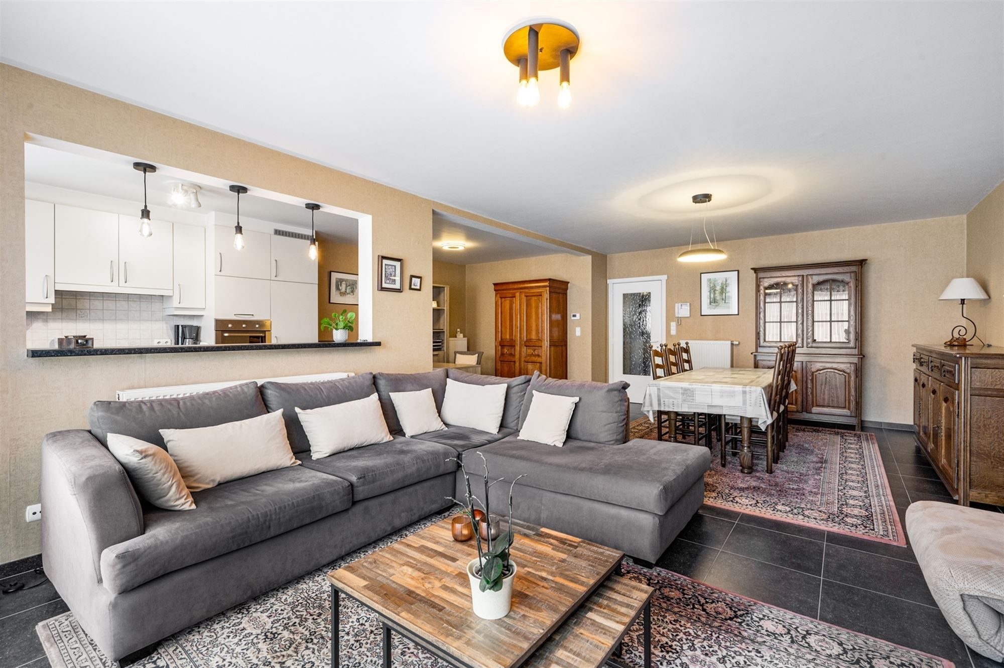 Ruim twee-slaapkamerappartement te Beerzel foto 5