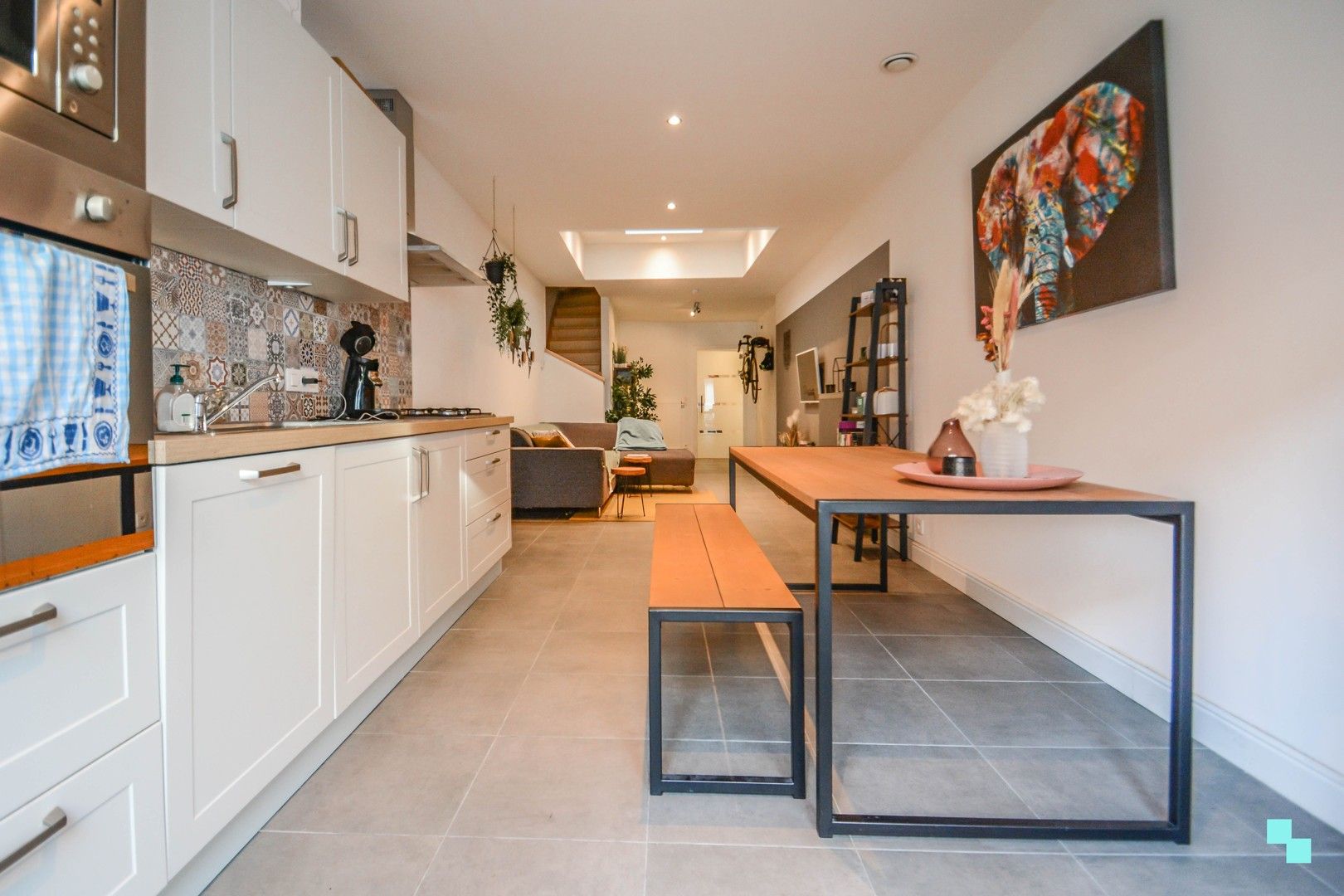 Gesloten bebouwing in hartje Izegem foto 15