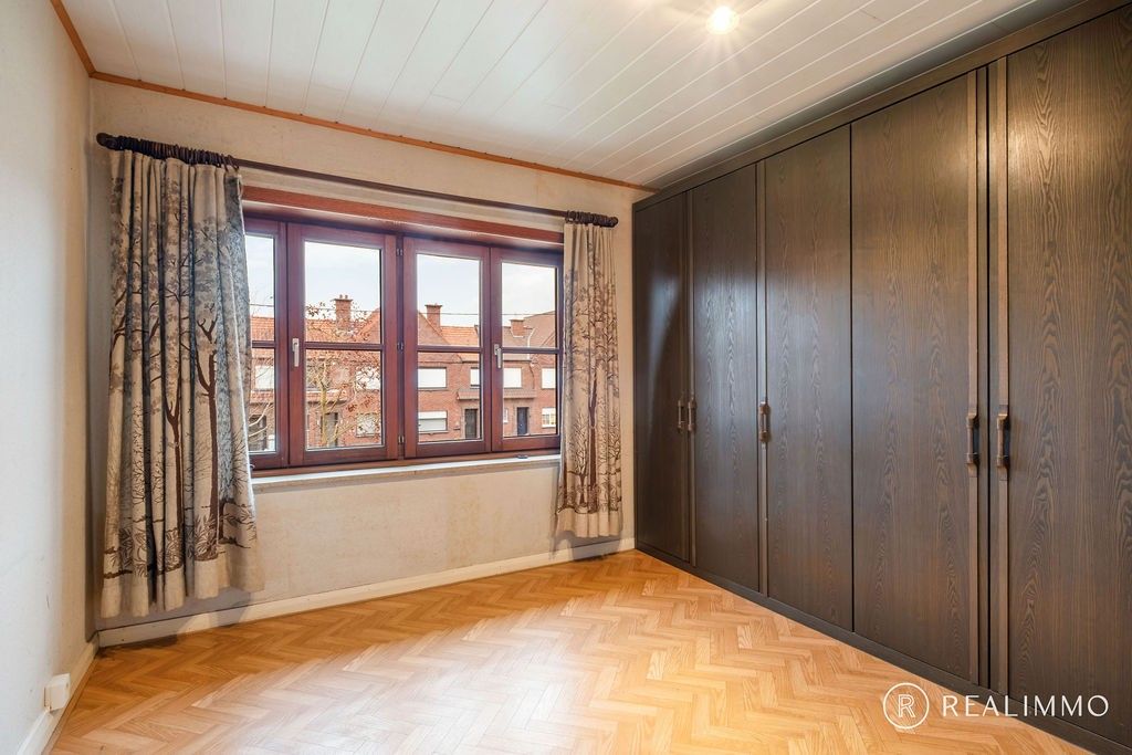 Gezinswoning met potentieel en zonnige tuin in de rustige Arendswijk foto 9