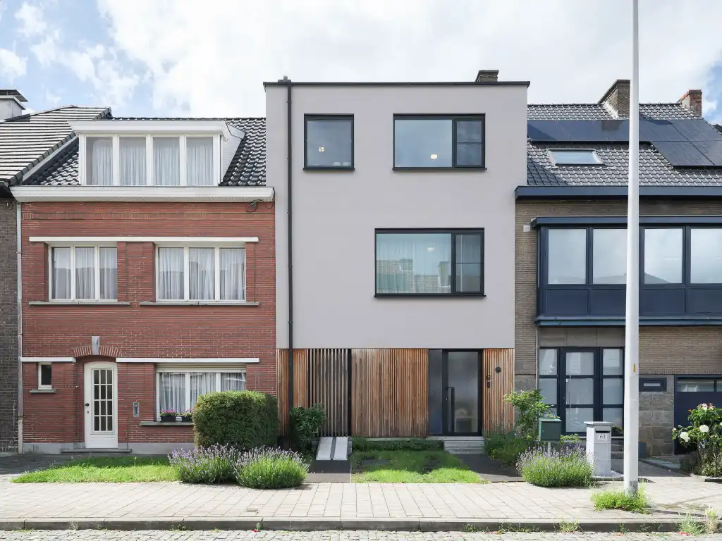 Karaktervol gerenoveerde gezinswoning met o.m. vier slaapkamers en twee badkamers foto 27