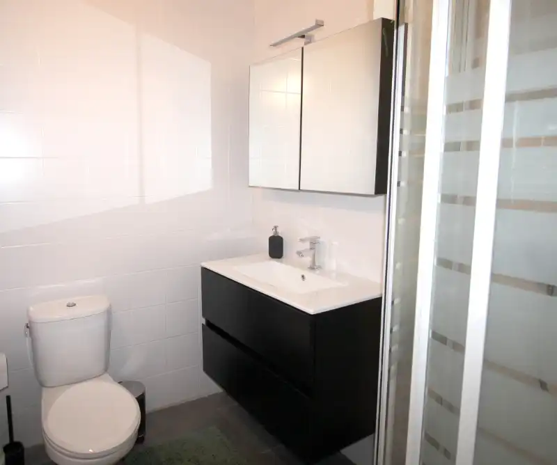 Ruim gemeubeld appartement met 2 slaapkamers foto 9