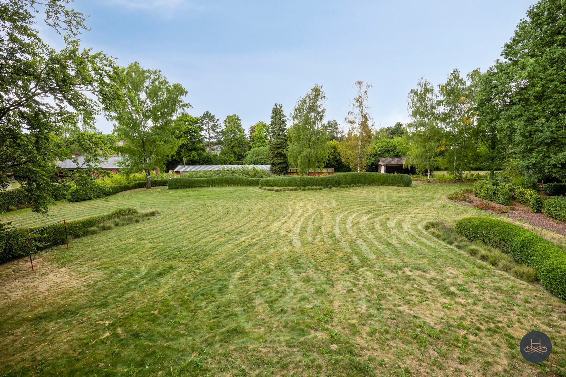 Prachtige, rustig gelegen villa met praktijk en royale tuin foto 5