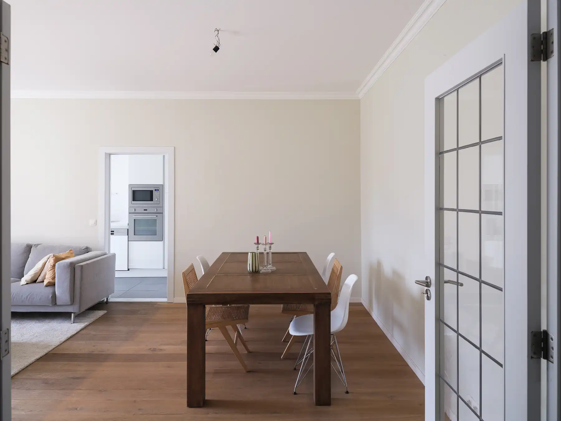 Hedendaags tweeslaapkamer appartement met garagebox foto 4