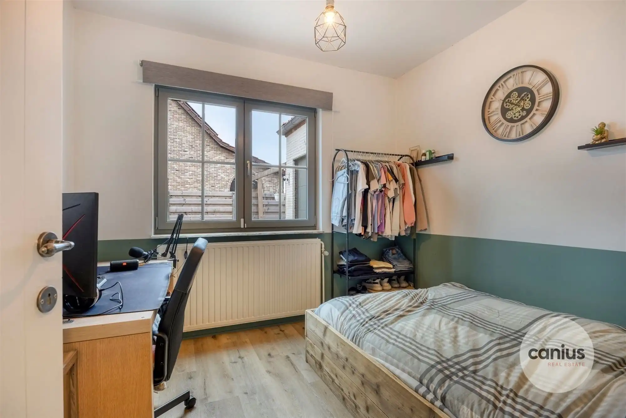 KNAPPE GELIJKVLOERSE WONING MET 4 SLAAPKAMERS foto 11