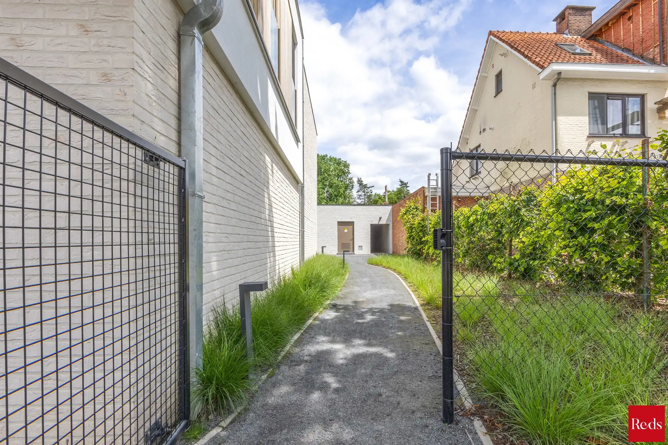 Stijlvol gelijkvloers appartement met tuin foto 24