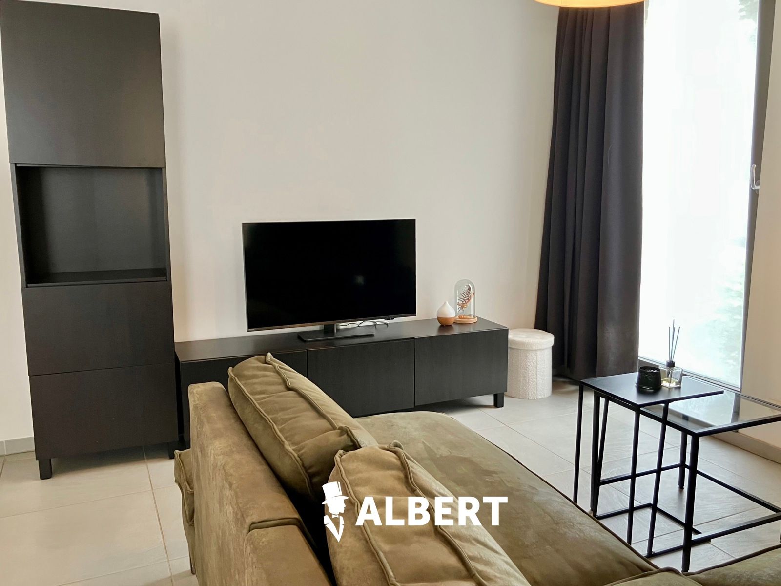 Ruim gemeubeld appartement met terras en 2 slaapkamers ! foto 4