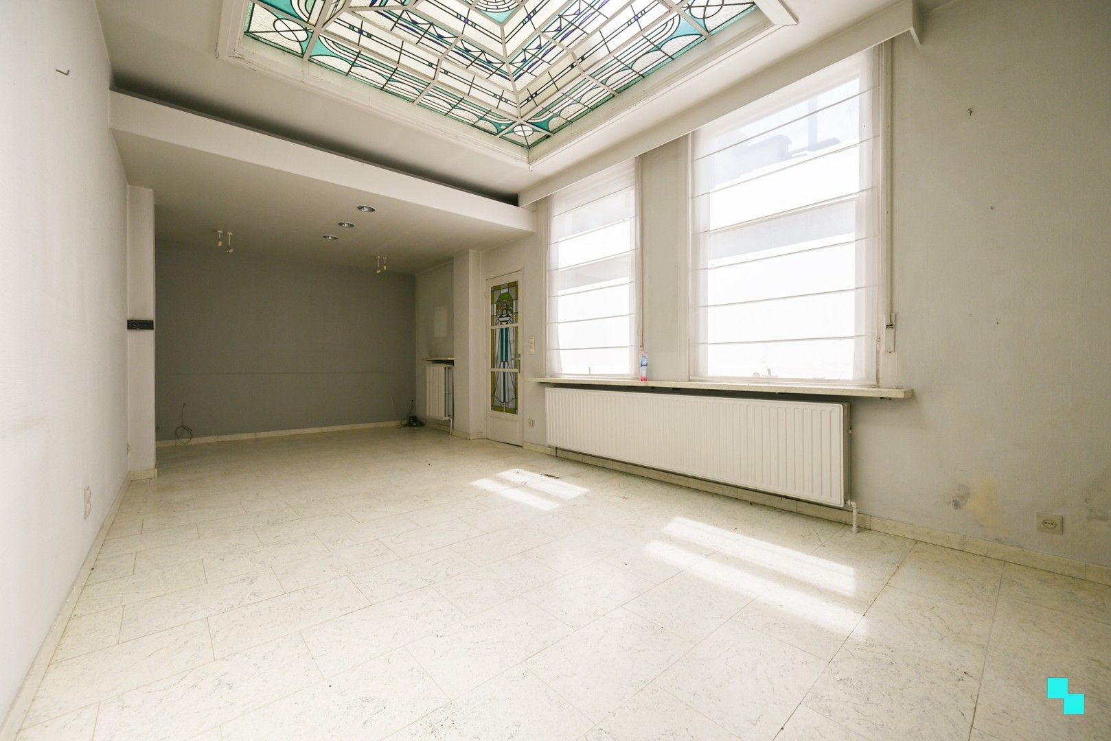 Centraal gelegen woonst met handelsruimte te Izegem foto 9