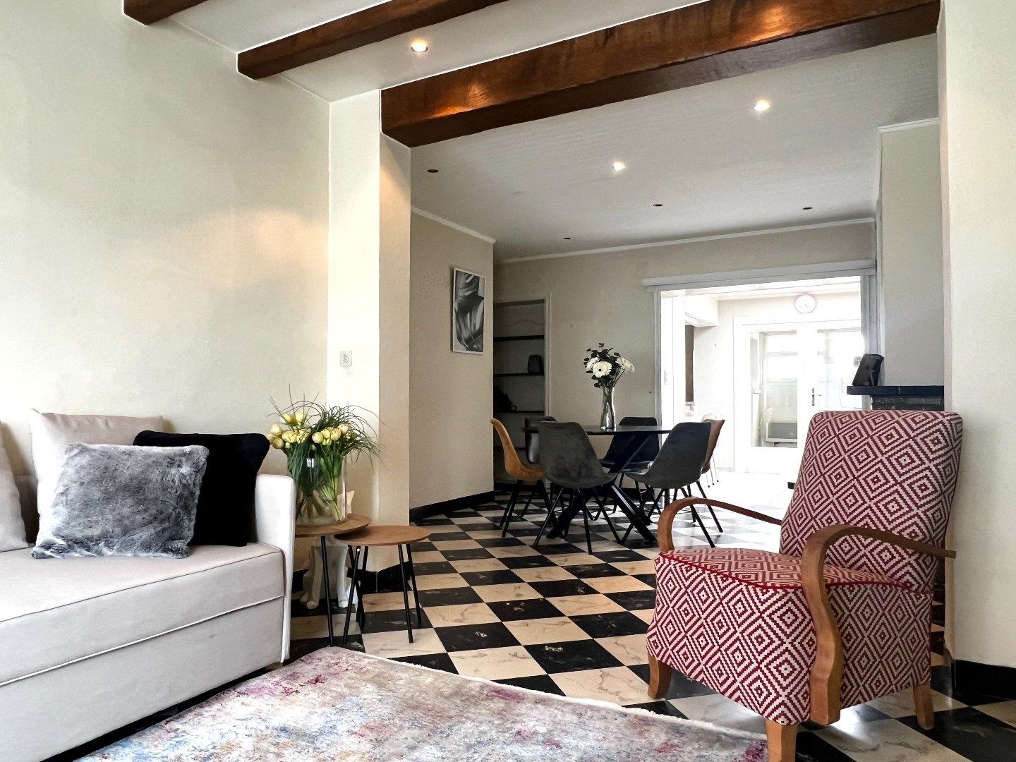 Charmante rijwoning te koop in hartje Harelbeke! – een ideale starterswoning of slimme investering! foto 6