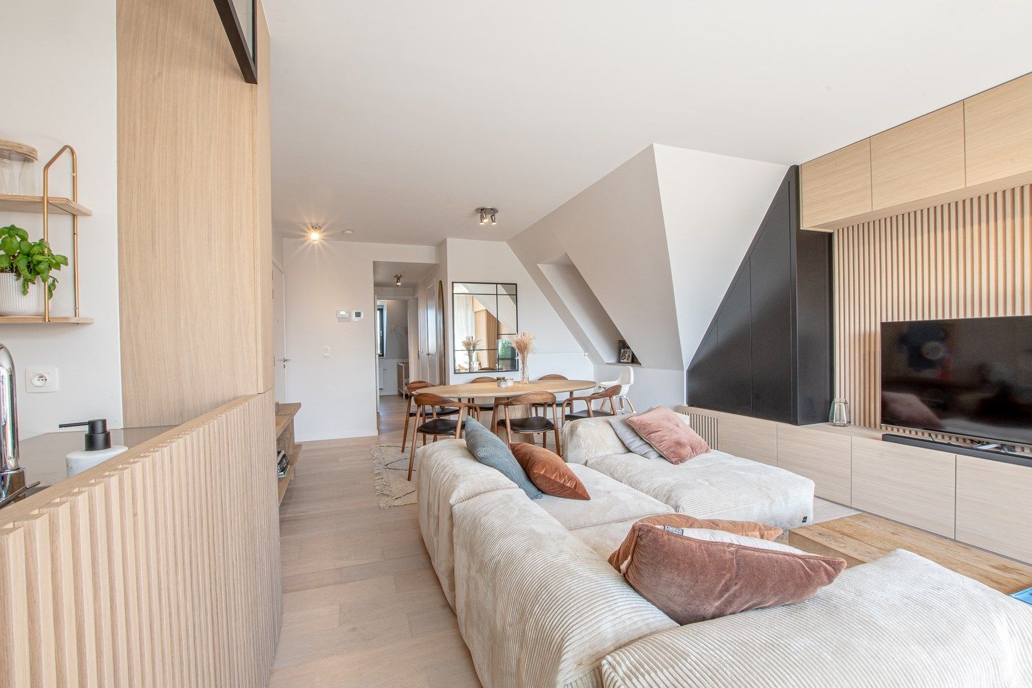 Prachtig récent appartement met 2 slaapkamers en magnifieke terrassen over het meer in duinenwater (mog. tot aankoop van een inpandige auto-staanplaats)  foto 14