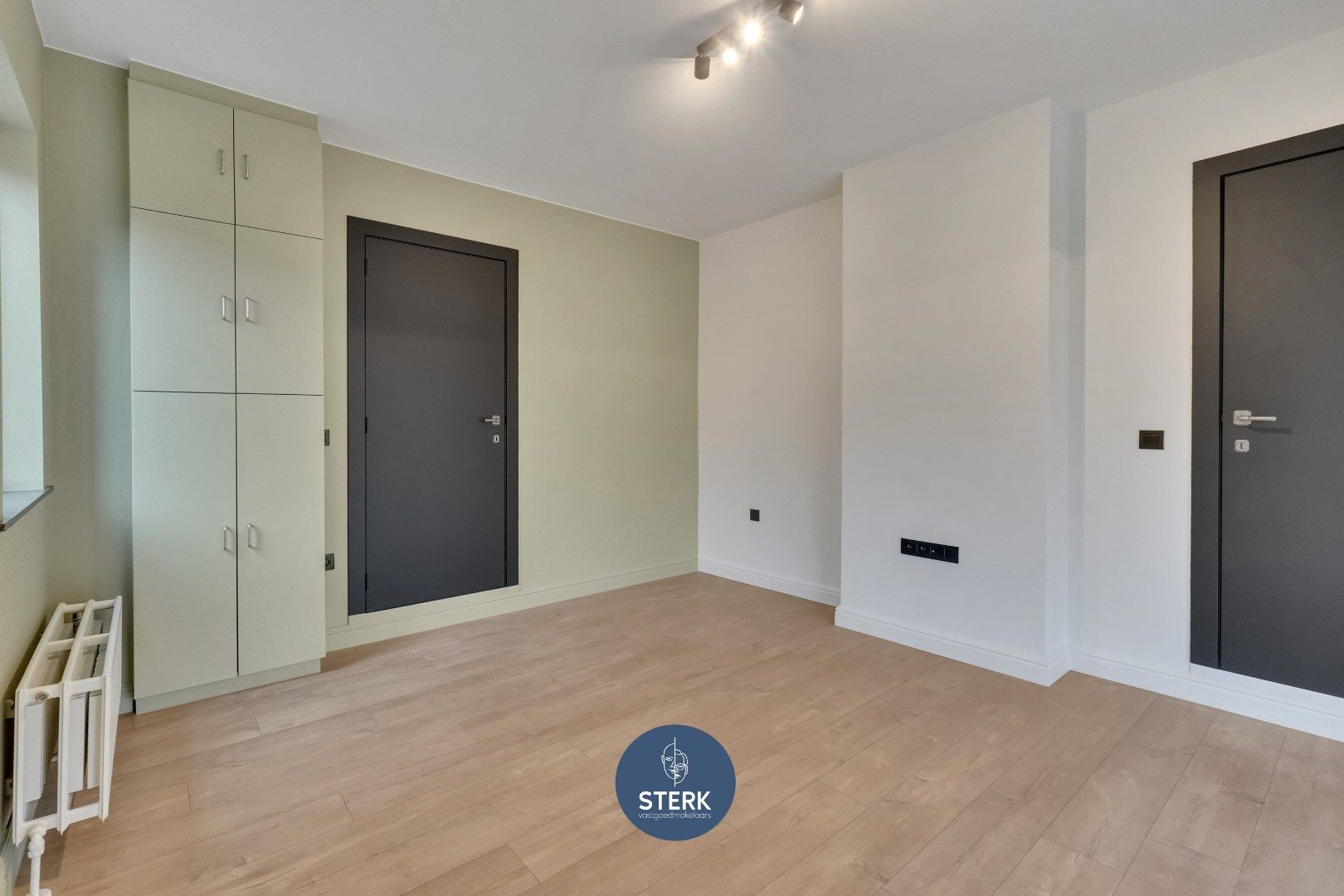 GELIJKVLOERS 1 SLPK-APPARTEMENT MET TUIN IN ZUTENDAAL !  foto 7