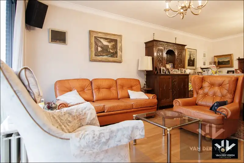 APPARTEMENT MET 3 SLPK - 102 m2 + terras - INCLUSIEF GARAGEBOX foto 4