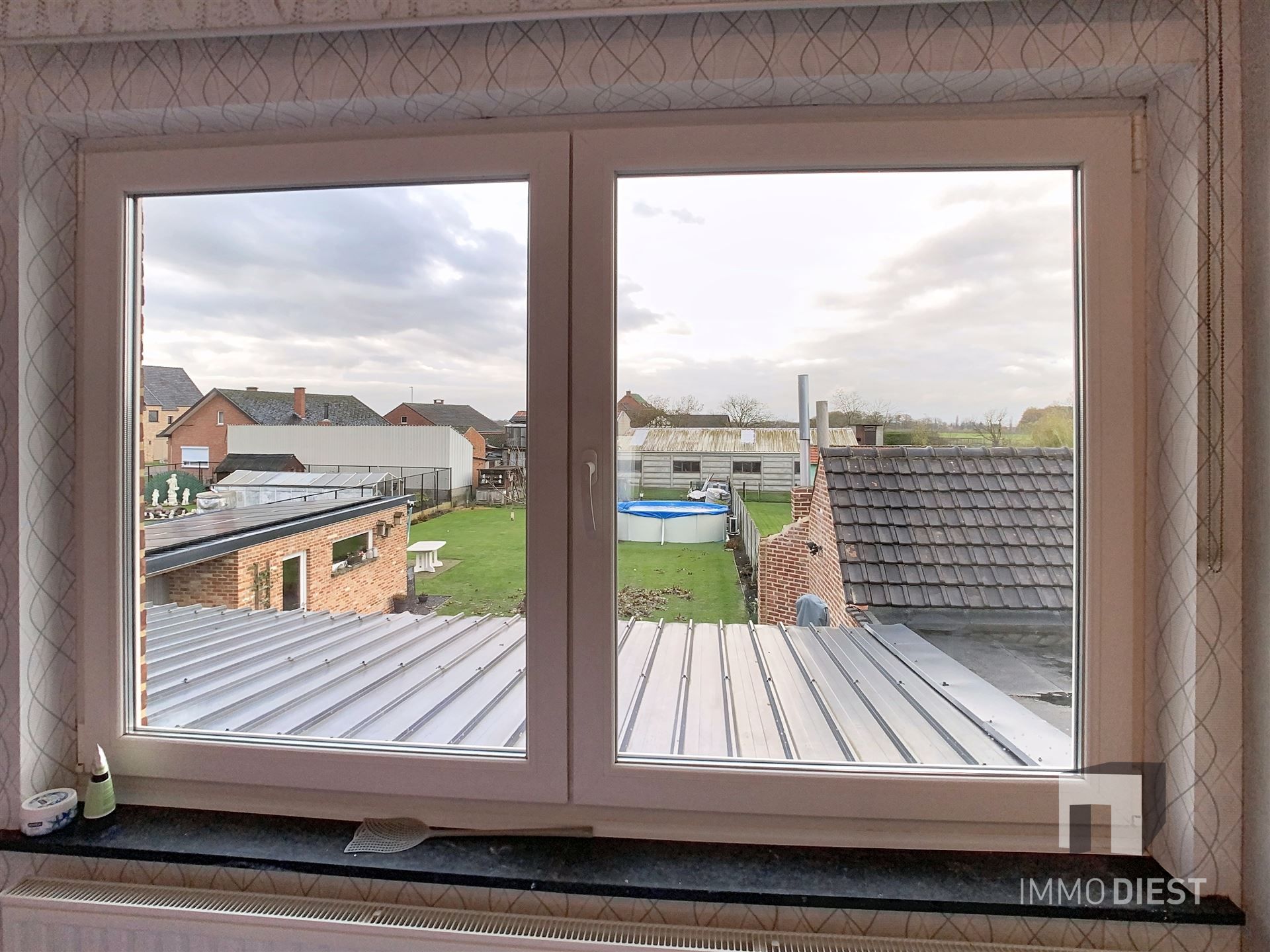 Volledig gerenoveerde halfopen bebouwing op 8a foto 23