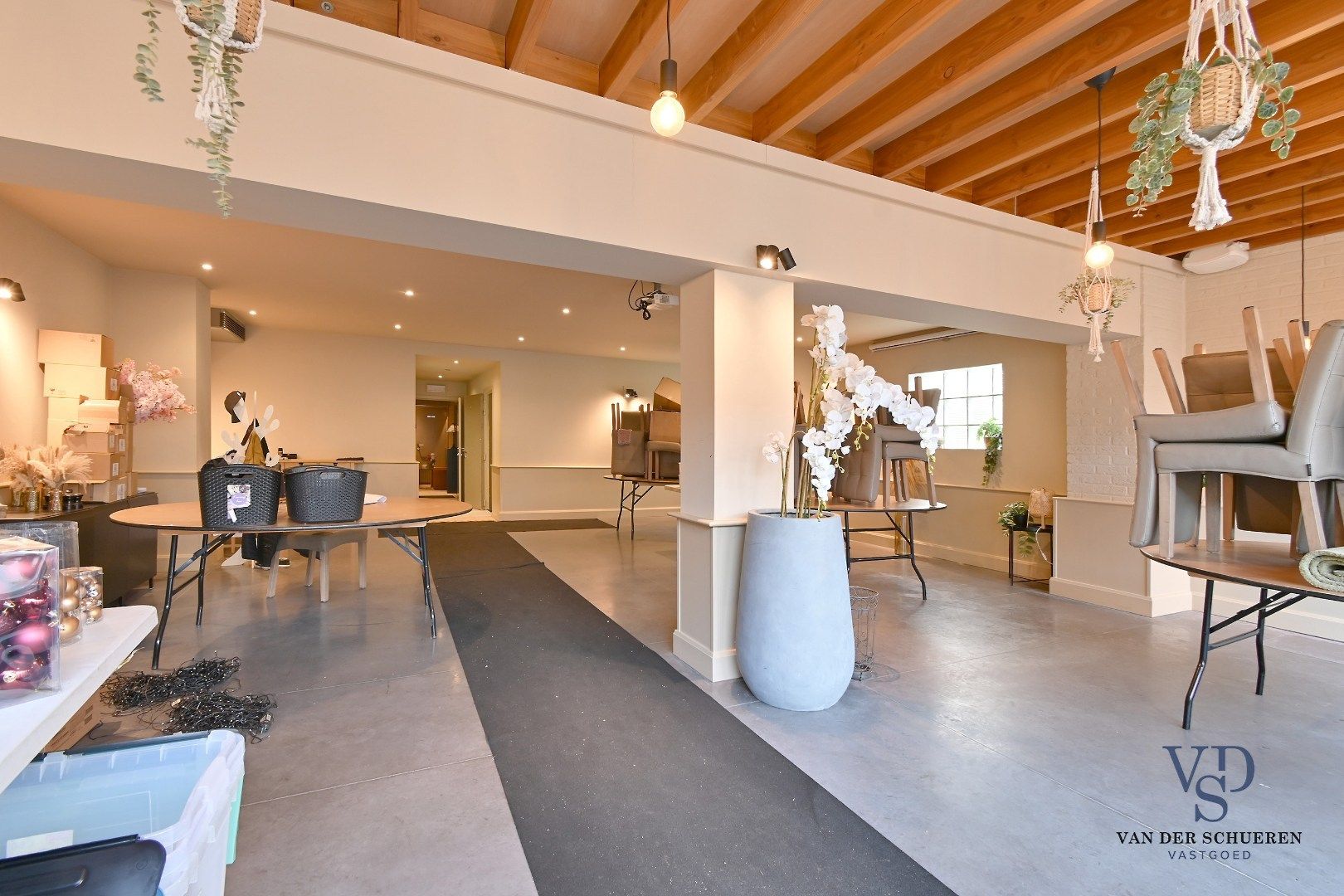 Handelspand (>300 m²) en 2 appartementen. foto 16