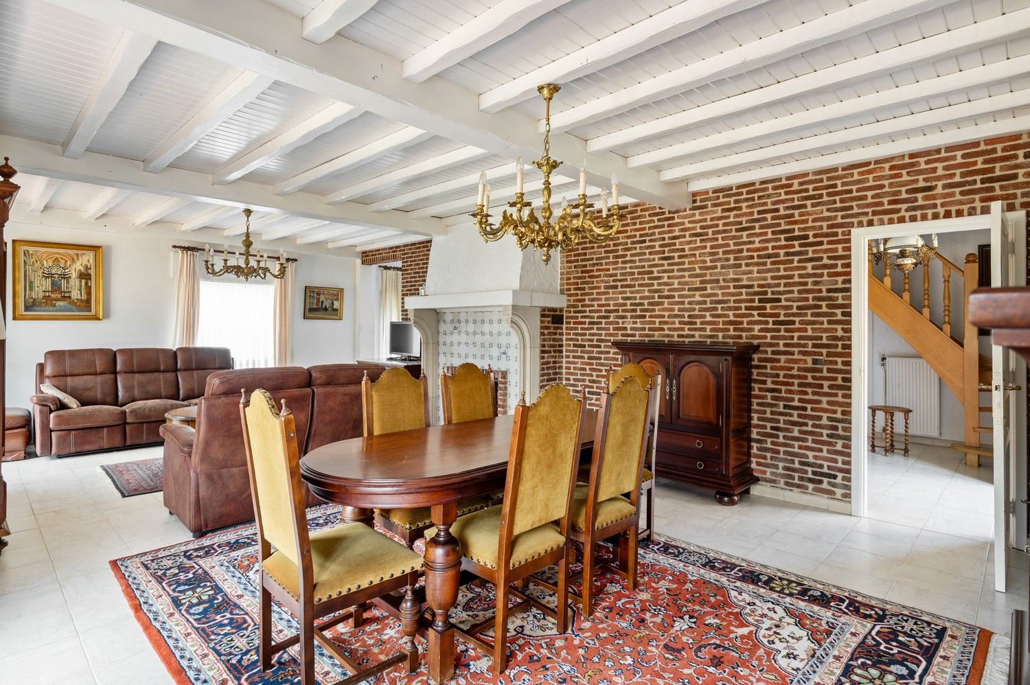 Deze woning is gelegen in een rustige omgeving en beschikt over bijzonder veel potentieel te Lier foto 6