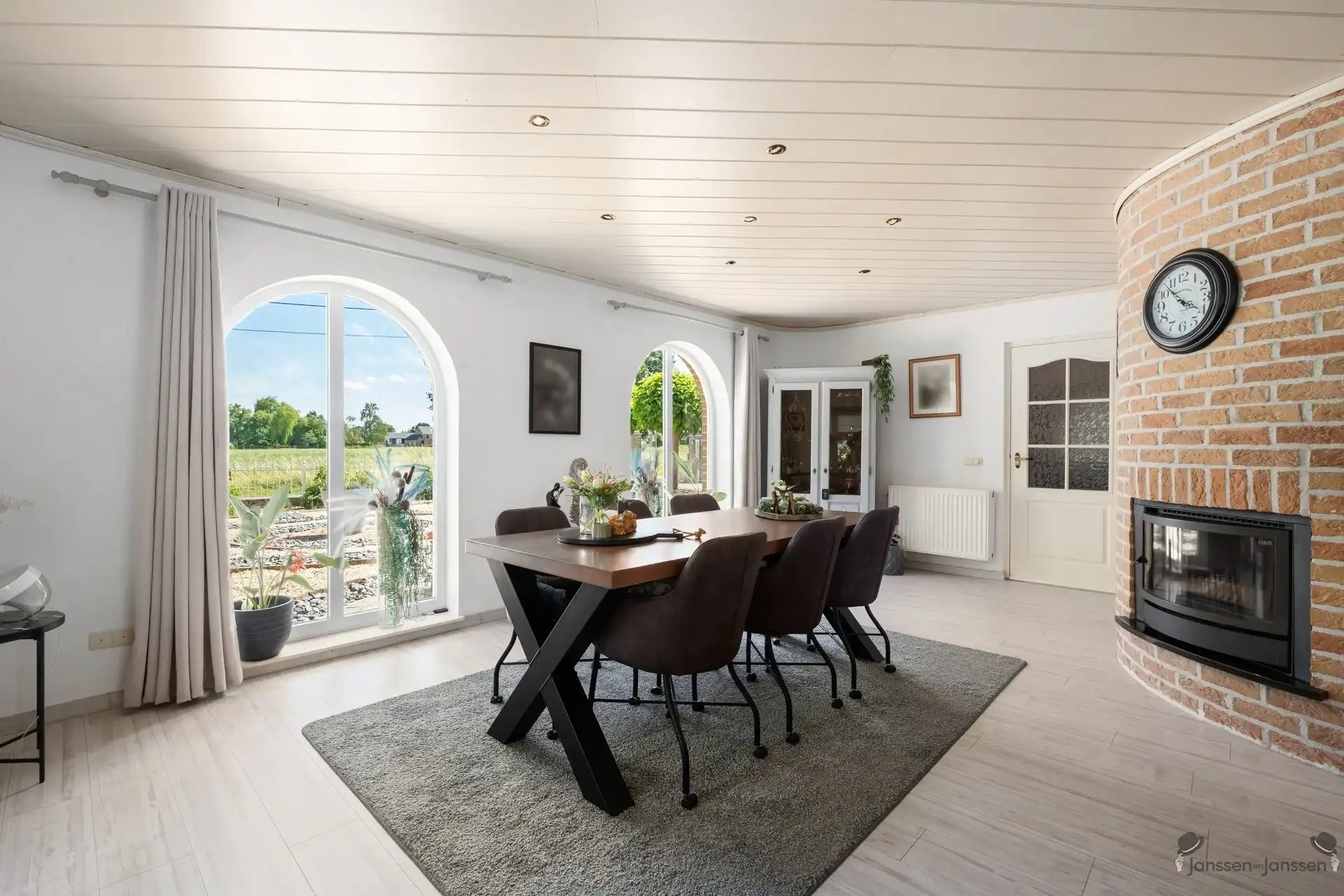 Instapklare gelijkvloerse Spaanse villa op een uitzonderlijk rustige locatie foto 5