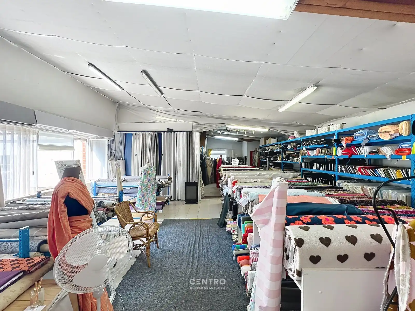 HERENHUIS (thans restaurant op gelijkvloers) met parkeerterrein, 3 garages en MAGAZIJN op 50m van de Markt van Ingelmunster! foto 34
