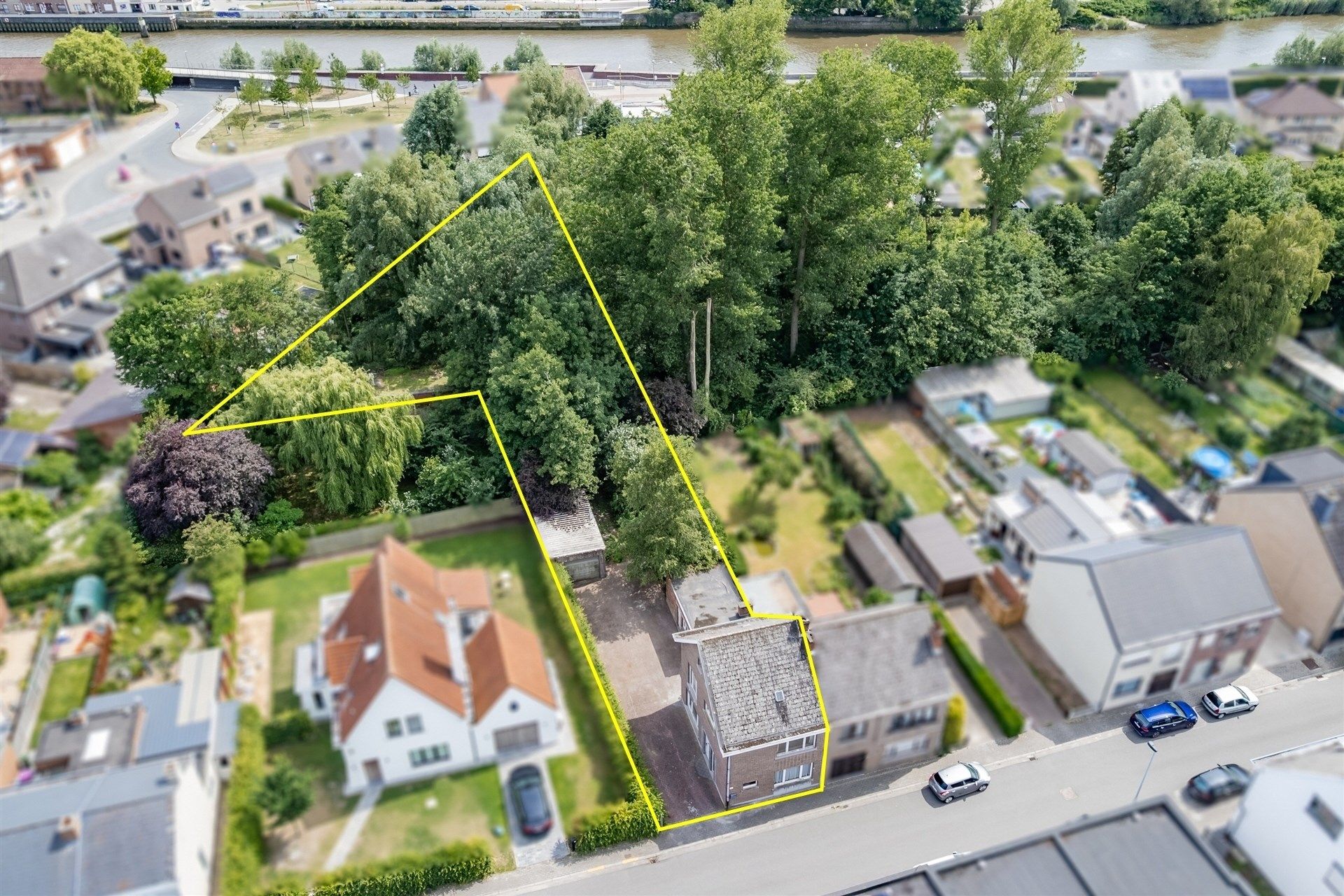 Halfopen renovatiewoning met  verdere mogelijkheden in centrum Wetteren foto 3