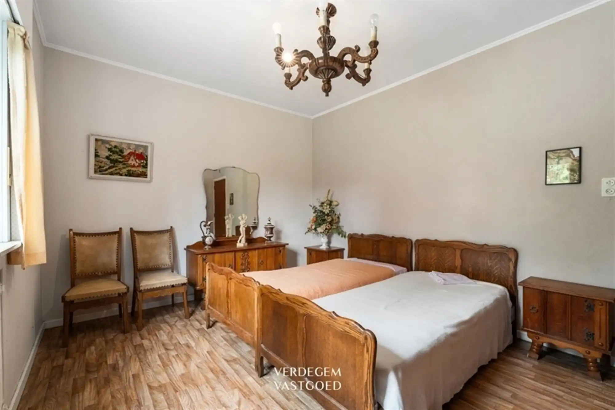 Fijne bungalow op toplocatie met 3 slaapkamers, grote tuin en garage foto 13