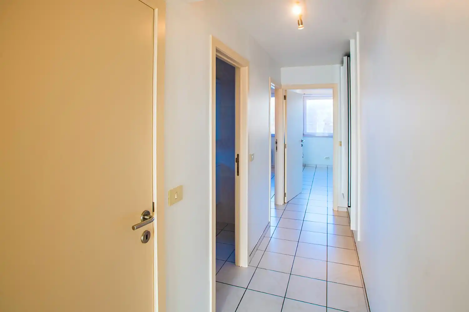 Lichtrijk 2-slaapkamerappartement met zongericht terras in Middelkerke foto 11