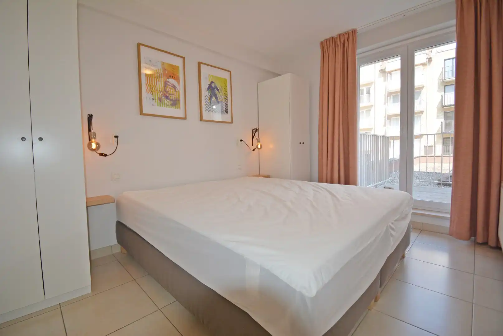 Ruim en lichtrijk appartement met 2 slaapkamers vlakbij het Rubensplein. foto 11