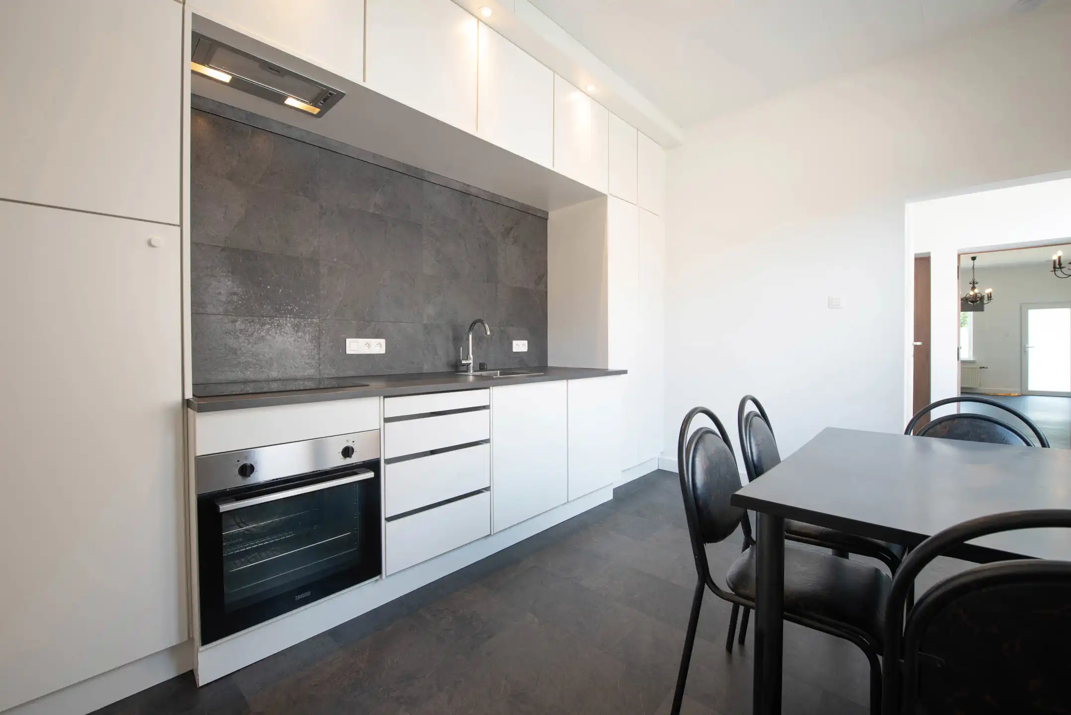 Instapklare woning met garage te Zichen.  foto 9