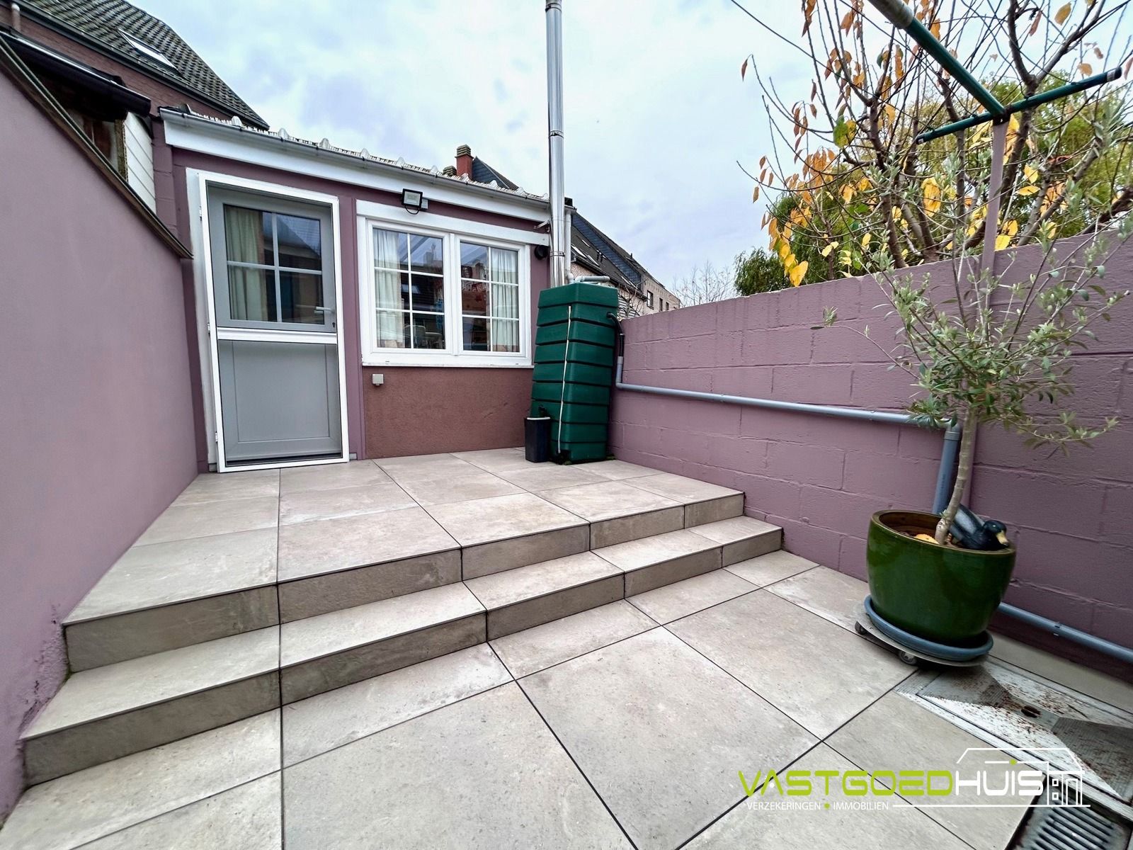 Instapklare gezinswoning met 3 slpks en aangelegde tuin foto 28