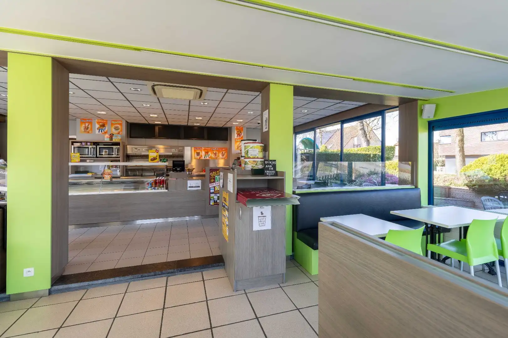 PUUR FRITUUR, uiterst goed gelegen met woonst en parking! foto 5