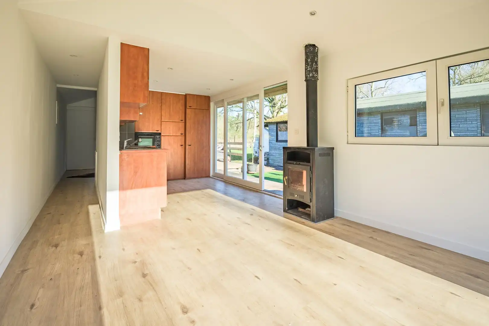 Gerenoveerd Buitenverblijf/bungalow Brecht! foto 4