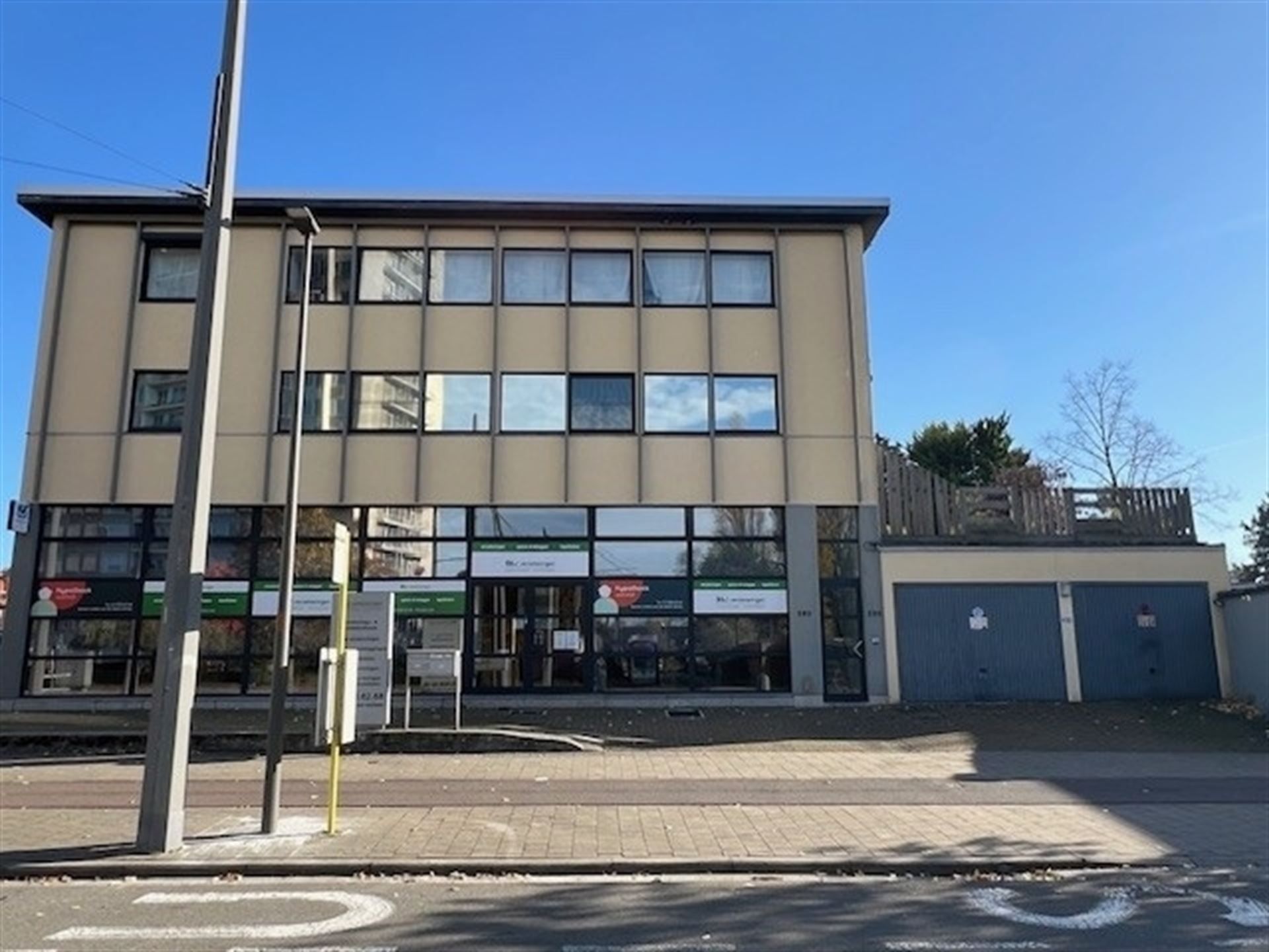 Ruim instapklaar appartement met garage! foto 13