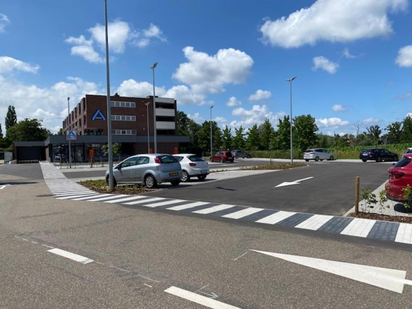Ruim commercieel gelijkvloers Lanaken foto 20