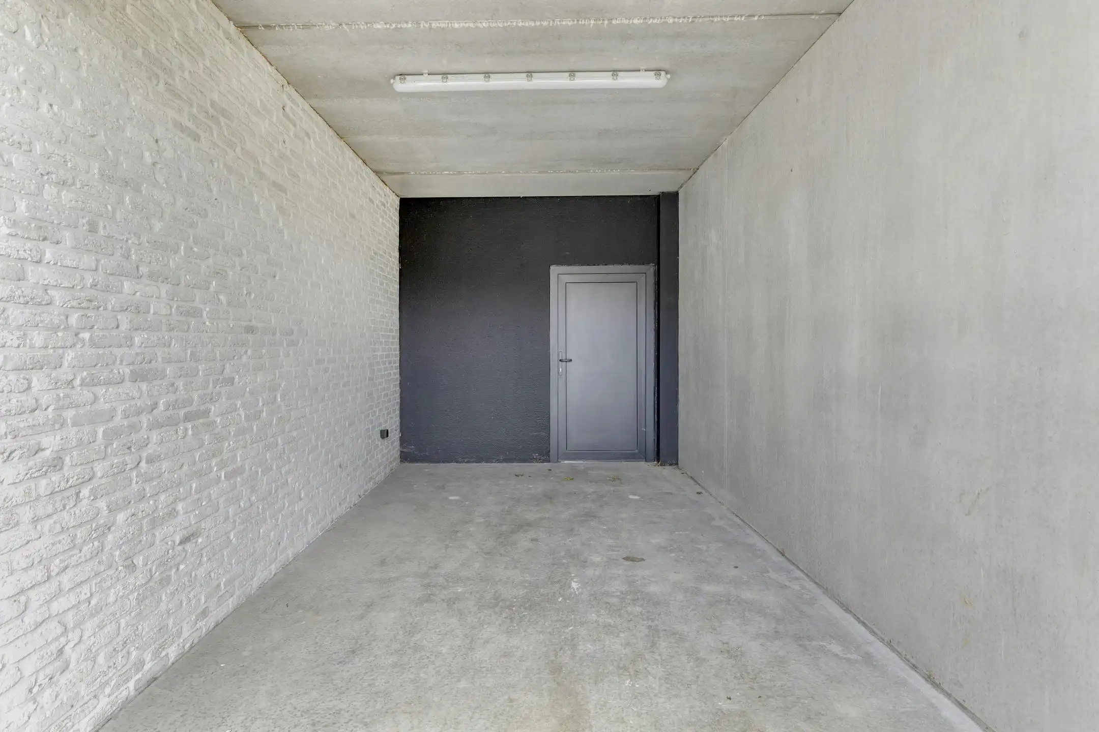 Instapklaar huis met 3 slaapkamers en carport in Izegem! foto 11